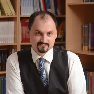 Dr. Neven Vidaković 